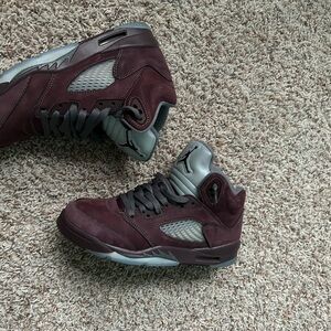 Jordan youth size 7 Sneakers - Burgundy and Gray
